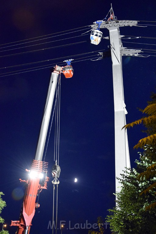 Koelner Seilbahn Gondel blieb haengen Koeln Linksrheinisch P858.JPG - Miklos Laubert